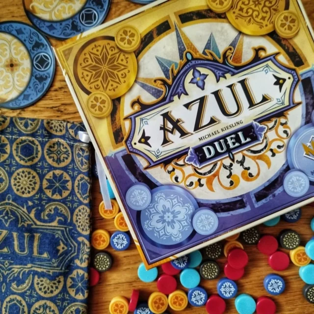 Nuovo articolo sul blog! Link in bio!
Parliamo con @lacasettadeigiochi di Azul Duel in Italia grazie ad @asmodeeitalia 

#giochidatavolo #boardgames #brettspiel #jeudesociete #jeuxdesociete #jeuxdesociété #juegosdemesa #jogosdetabuleiro #tabletopgamer #planszowki #planszówki #boardgamegeek #ボードゲーム #настольныеигры #gryplanszowe